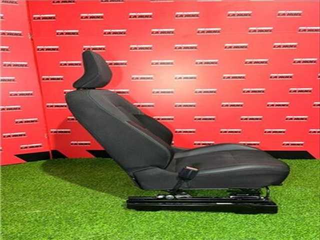 Foto 4ª: Asiento Delantero Izquierdo Renault Express KANGOO 102CV 75KW KANGOO IIIRAPID [5AQ609] (2023)