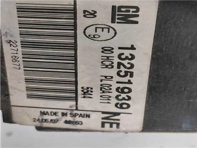 Foto 3ª: Faro Izquierdo Opel Vectra 1.9 ELEGANCE BERLINA 120CV 88KW [D-Z19DT] (2007)