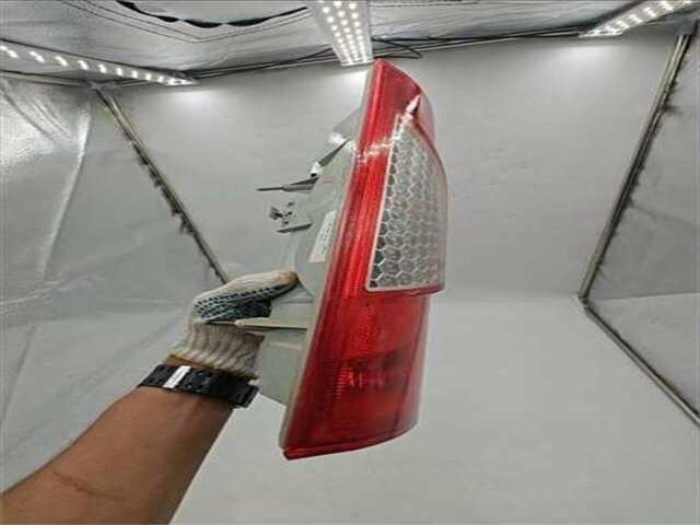 Foto 3ª: Piloto Trasero Derecho Ford Tourneo 1.8 KOMBI TREND CORTA (2009- ) [1.8 LTR. - 81 KW TDCI CAT]