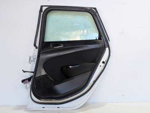 Foto 2ª: Puerta Trasera Derecha Opel Astra B16DTL (2015)
