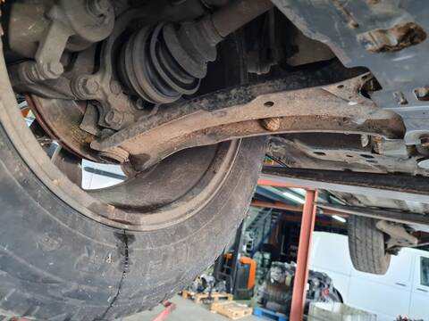 Brazo Suspension Delantero Derecho Nissan X-Trail PLATINUM 4X4 150CV 110KW T31)