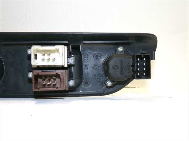 Foto 4ª: Botonera Elevalunas Renault Laguna 1.9 DTI 1998-2001 [F9QF7] (1999)