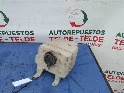 Deposito Limpiaparabrisas Toyota Hilux 2.5