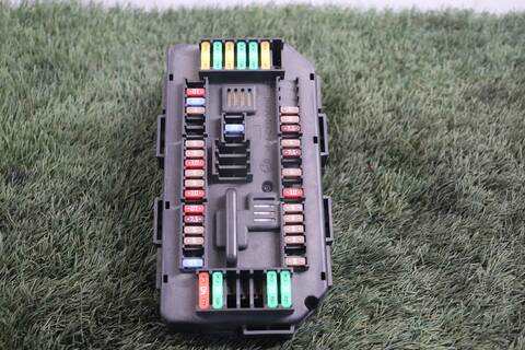 Caja Reles Fusibles Bmw Serie 3 315 B48B20A BERLINA