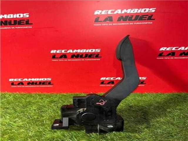 Foto 2ª: Pedal Acelerador Iveco Daily FG 33 S V BATALLA 3520 DIESEL SCR 136CV 100KW FURGON [F1AGL411J*C] (2018)