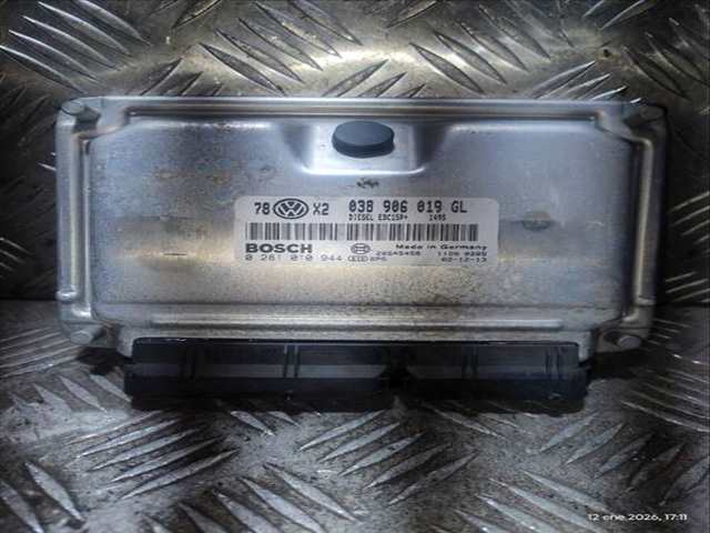 Centralita Motor ECU Volkswagen Passat AVB BERLINA