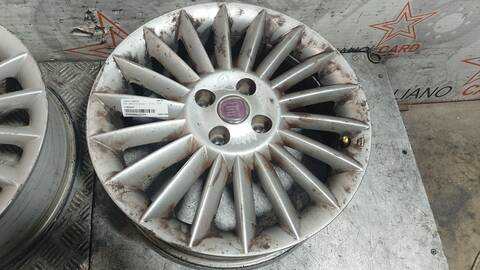 Foto 4ª: Juego LLantas Fiat Linea DYNAMIC 77CV 57KW [350A1000] (2009)