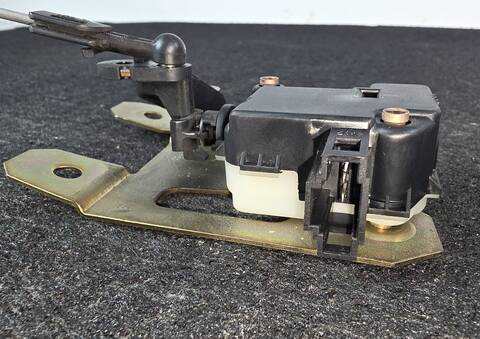 Foto 3ª: Cierre Centralizado Portón Volkswagen Touareg BAC (2006)