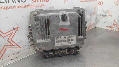 Foto 2ª: Centralita Motor ECU Renault Trafic DOBLE CABINA L1H1 2 7T 82CV 60KW CAJA CERRADA [D-F9Q U7] (2003)