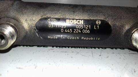 Foto 3ª: Rampa Inyectora Iveco Daily 35 - S 12 COMBI 116CV 85KW [F1AE0481B] (2004)