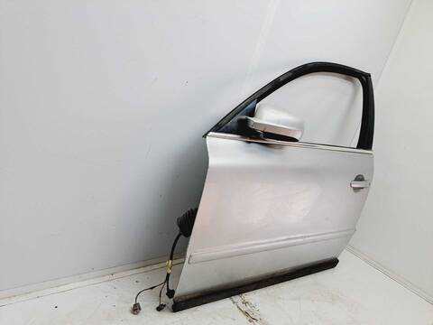 Foto 4ª: Puerta Delantera Izquierda Volkswagen Passat COMFORTLINE BERLINA 101CV 74KW [AVB] (2001)