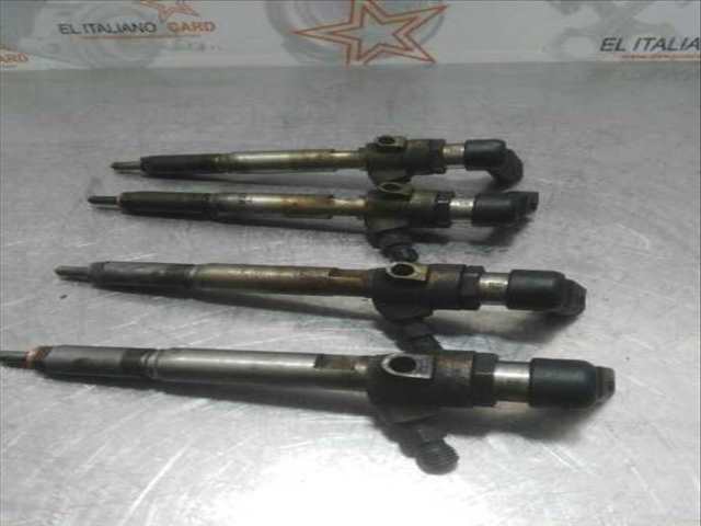 Foto 2ª: Inyectores Renault Megane CONFORT AUTHENTIQUE BERLINA 106CV 78KW II CLASSIC BERLINA [K9K732] (2006)