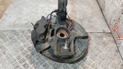 Foto 2ª: Mangueta Delantera Izquierda Mercedes Clase ML 350 3.0 CDI V6 265CV 195KW AUT. OM 642 W164) 164.124) [OM642940] (2005)