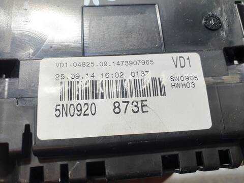 Foto 3ª: Cuadro de Instrumentos Volkswagen Tiguan R-LINE BLUEMOTION 110CV 81KW [CFF] (2015)