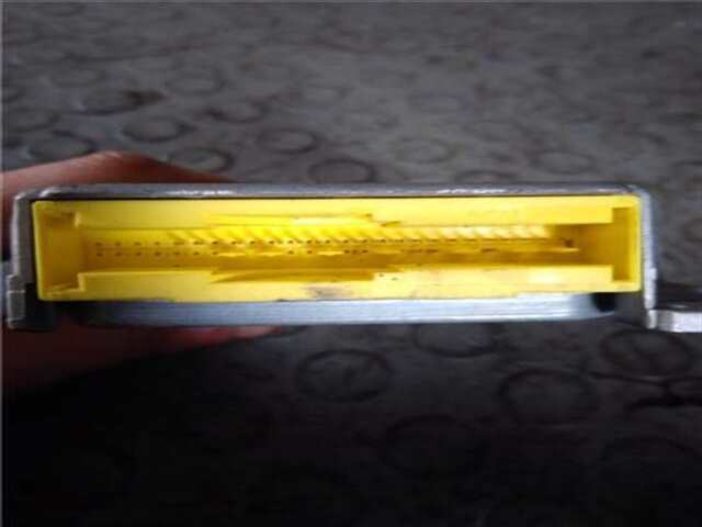 Foto 3ª: Centralita Airbag Mitsubishi Carisma 1.9 1900 DI-D COMFORT [1.9 LTR. - 75 KW DI-D CAT] [F9Q1]