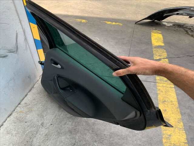 Foto 2ª: Puerta Trasera Derecha Seat Ibiza 1.6 TDI 90CV [CAYB] (2010)
