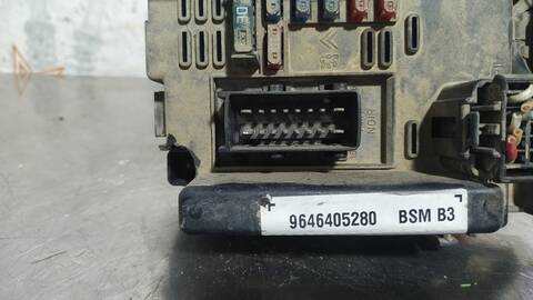 Foto 4ª: Caja Reles Fusibles Citroen Xsara 2.0 HDI 66KW PREMIER BERLINA 90CV [RHY] (2002)