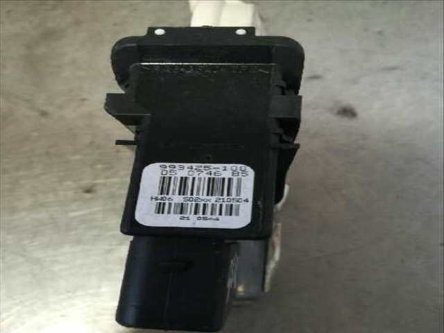 Foto 3ª: Elevalunas Eléctrico Trasero Izquierdo Volkswagen Touran ADVANCE 140CV 103KW (2003)