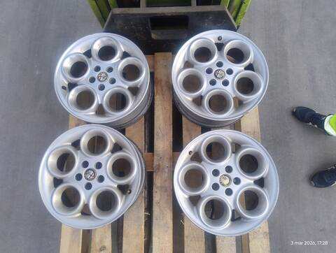 Juego LLantas Alfa Romeo 156 AR67601