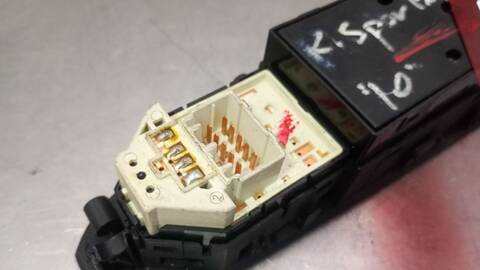 Foto 3ª: Botonera Elevalunas Kia Sportage 184CV 135KW (2010)