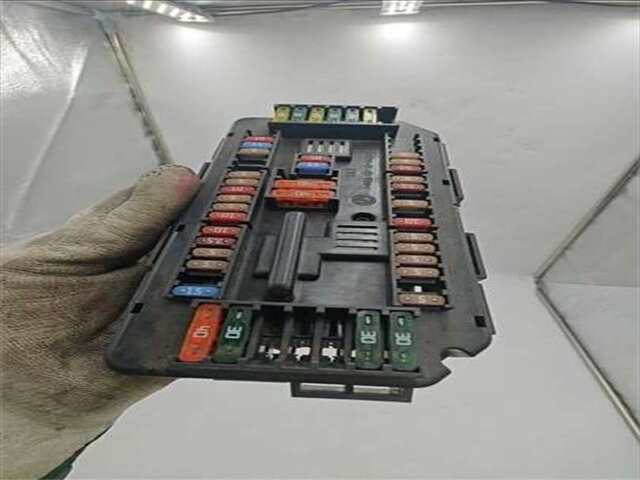 Caja Reles Fusibles Bmw Serie 3 315 2.0 320D [2.0 LTR. - 110 KW 16V DIESEL CAT]