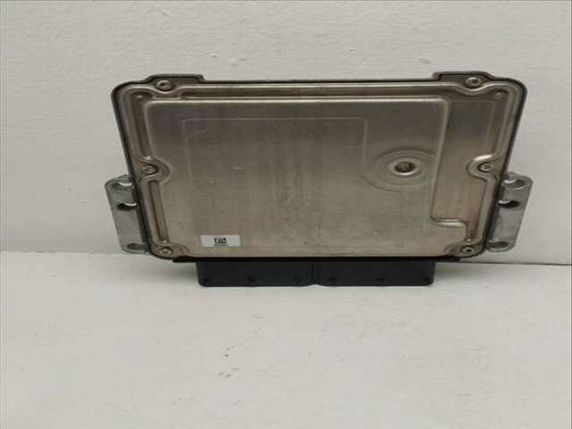 Foto 2ª: Centralita Motor ECU Kia Carens EMOTION 141CV 104KW [D4FD] (2017)