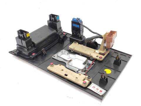 Foto 3ª: Mando Multifuncion Hyundai Grandeur 2.2 DIESEL 155CV 114KW [4EB] (2009)