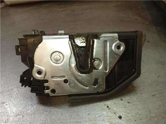 Foto 2ª: Cerradura Puerta Trasera Derecha Bmw Serie 1 114 2.0 116 D [2.0 LTR. - 85 KW 16V TURBODIESEL]