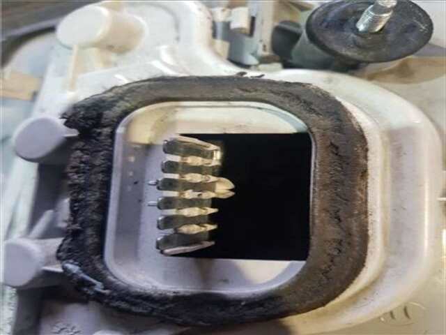 Foto 3ª: Piloto Trasero Derecho Opel Astra 2.0 DTI 16V [Y 20 DTH]