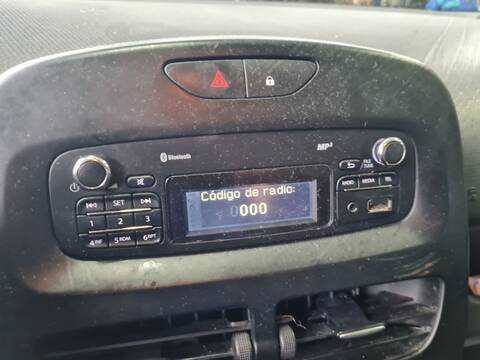 Foto 2ª: Sistema Audio Radio CD Renault Clio AUTHENTIQUE 75CV 55KW [K9K 612] (2015)