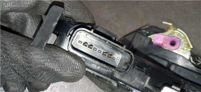 Foto 3ª: Cerradura Puerta Trasera Izquierda Kia Stonic 1.2 BUSINESS [1.2 LTR. - 62 KW CAT] [G4LF]