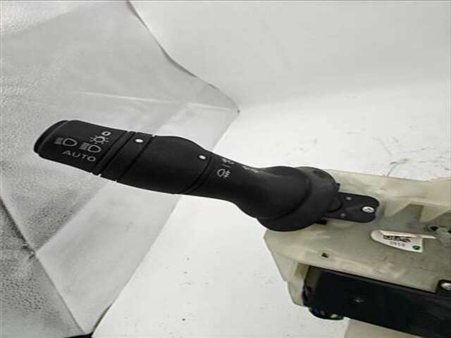 Foto 3ª: Mando Multifuncion Renault Megane 1.6 DYNAMIQUE [1.6 LTR. - 81 KW 16V] III COUPE-CABRIO (04.2010-_)