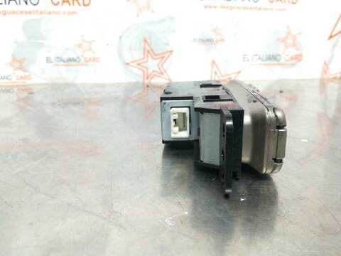 Foto 3ª: Sistema Audio Radio CD Toyota Avensis 2.0 D4-D EXECUTIVE SEDAN 4-PTAS) BERLINA 116CV 85KW [1CDFTV] (2003)