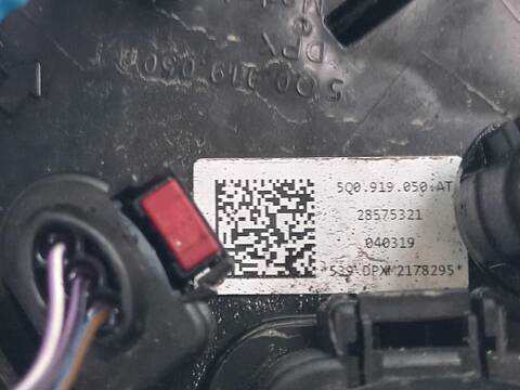 Foto 3ª: Aforador Volkswagen Golf COMFORTLINE BLUEMOTION AUT. 150CV (2013)