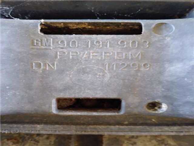 Foto 3ª: Paragolpes Delantero Opel Kadett 1.6 D [16 DA]