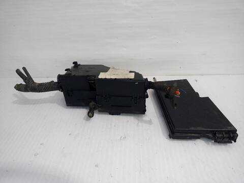 Foto 2ª: Caja Reles Fusibles Ford Focus TREND 101CV [HWDA] (2004)