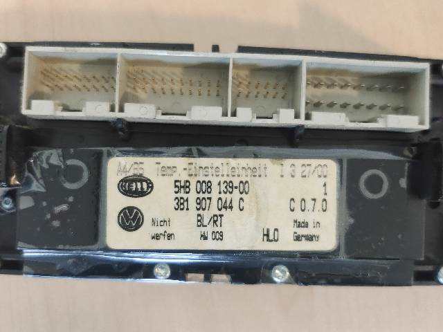 Foto 3ª: Climatizador Volkswagen Golf 1.9 TDI GOLF IV 3P (2000)