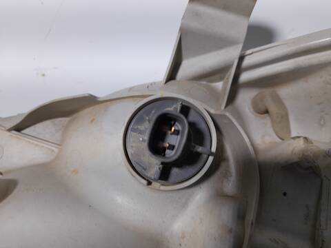 Foto 2ª: Faro Derecho Isuzu D Max D CREW CAB 4WD [4JK1E4C] (2010)