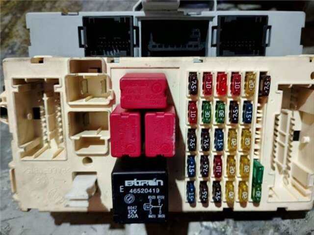 Caja Reles Fusibles Fiat Stilo 1.9 JTD (192_XE1A)