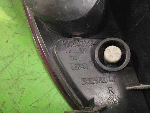 Foto 2ª: Faro Antiniebla Trasero Derecho Renault Espace 2.2 DCI TD AUT. 150CV [D/ G9T K7] (2002)