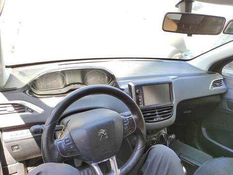 Salpicadero Peugeot 208 YH01