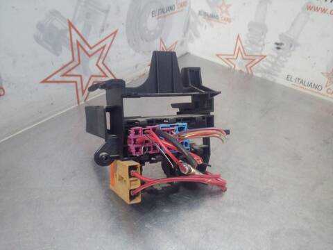 Foto 3ª: Caja Reles Fusibles Audi A5 2.0 TDI 105KW) 143CV [CAGA] (2010)