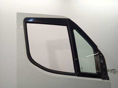 Foto 3ª: Puerta Delantera Derecha Iveco Daily 35S16 35C16 70C16 160CV 118KW FURGONETA [F1CFL411C] (2022)