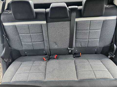 Foto 3ª: Asientos Traseros Citroen C4 HNZ (2018)