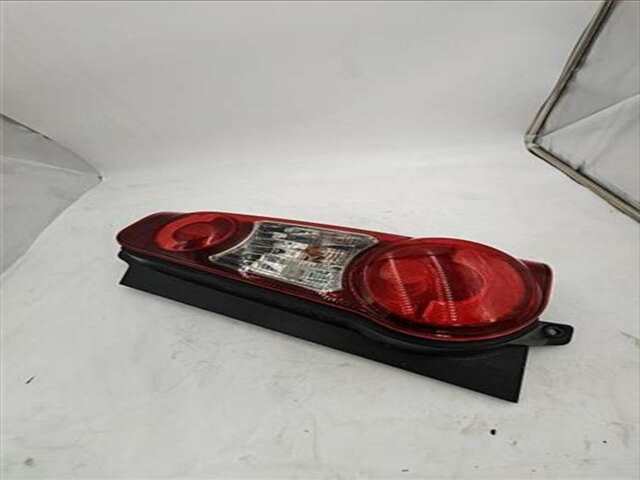 Foto 3ª: Piloto Trasero Derecho Peugeot Partner 1.6 L2 DOPPELKABINE [1.6 LTR. - 68 KW 16V HDI FAP] [9H06]