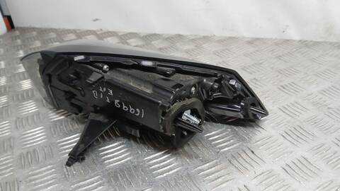 Foto 2ª: Piloto Trasero Izquierdo Peugeot 2008 1.2 PURETECH 100 101CV 74KW [HN05] (2024)