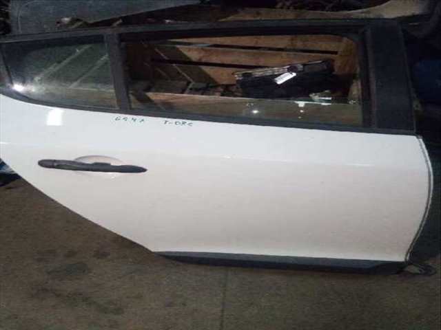 Puerta Trasera Derecha Renault Megane 1.5 DCI DIESEL CAT BERLINA 86CV 63KW III BERLINA 5 P