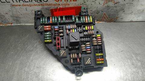 Caja Reles Fusibles Bmw Serie 5 518 520 D 184CV 135KW