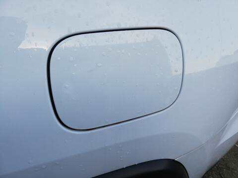 Tapa Exterior Combustible Jeep Grand Cherokee EXF