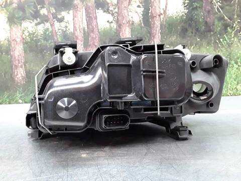 Foto 2ª: Faro Derecho Audi A6 1.9 TDI AVANT 130CV 96KW (2001)